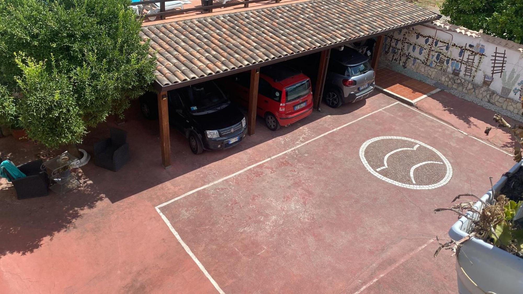 Tabor 1 Garden & Parking Apartment Naples Luaran gambar